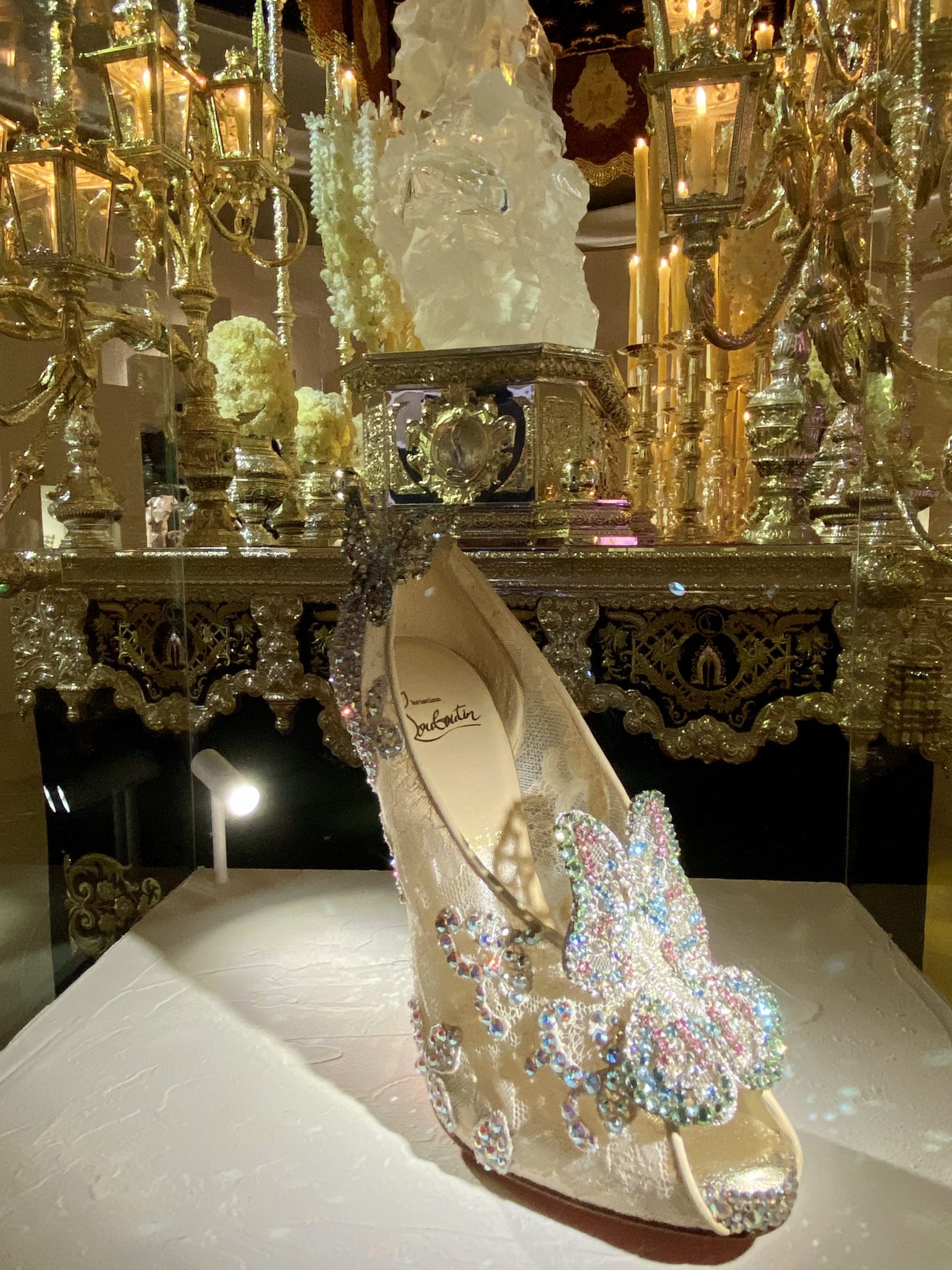 Expo: Christian Louboutin, L'Exhibition[niste] - Polish Your Fashion